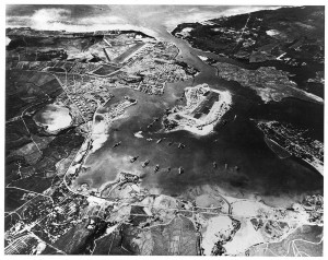 1280px-Pearl_Harbor_looking_southwest-Oct41
