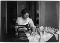 singer-sewing-machine