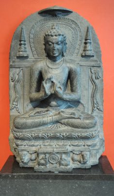 siddhartha gautama's journey to becoming the buddha